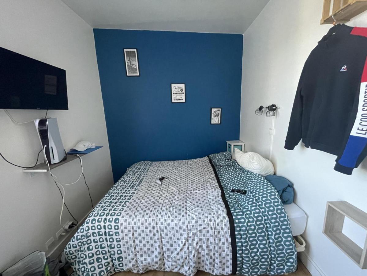 Meuble De Tourisme Dans Parc Arbore 1000M2 - Sejour-La-Roche Eperon Ла Рош-Позе Екстериор снимка
