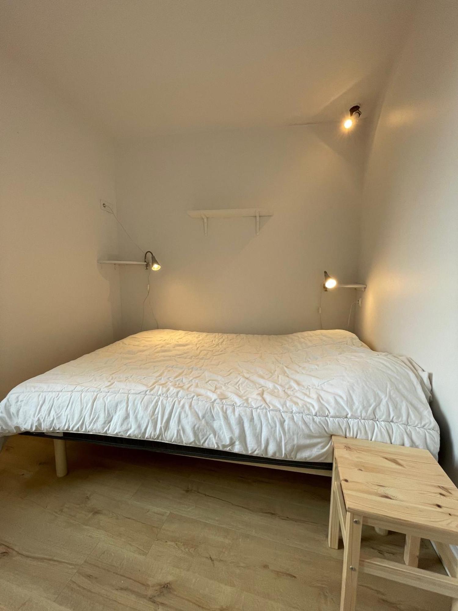 Meuble De Tourisme Dans Parc Arbore 1000M2 - Sejour-La-Roche Eperon Ла Рош-Позе Стая снимка